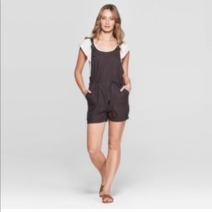 Universal threads romper